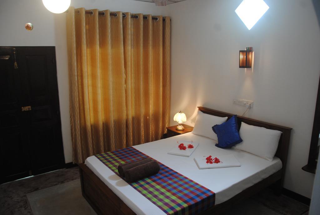 Aknara Rest Hotell Weligama Exteriör bild