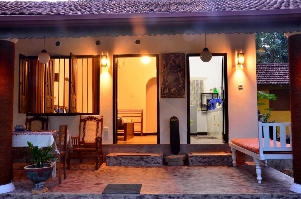 Aknara Rest Hotell Weligama Exteriör bild