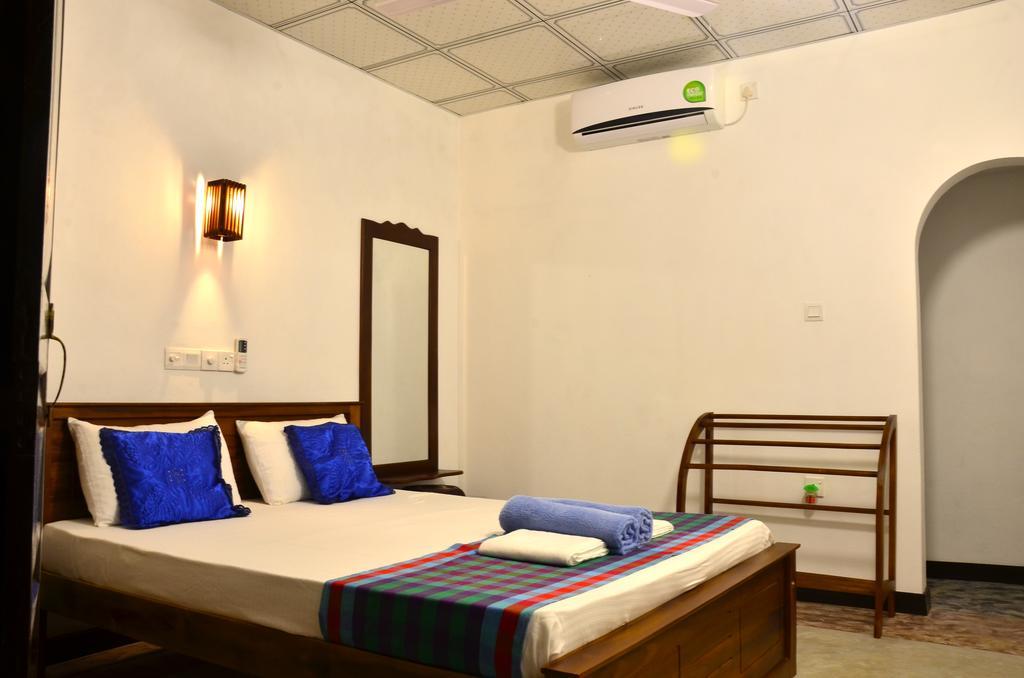 Aknara Rest Hotell Weligama Exteriör bild