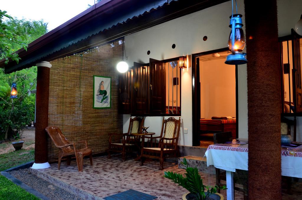 Aknara Rest Hotell Weligama Exteriör bild